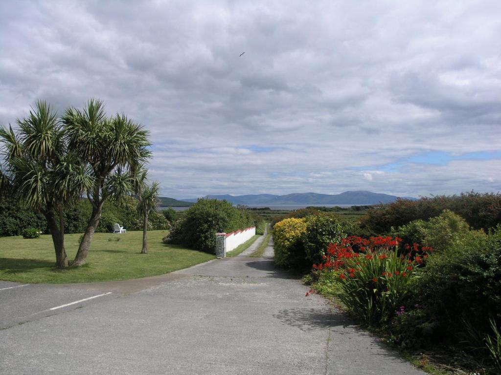 Moriartys Farmhouse Ventry Exterior foto